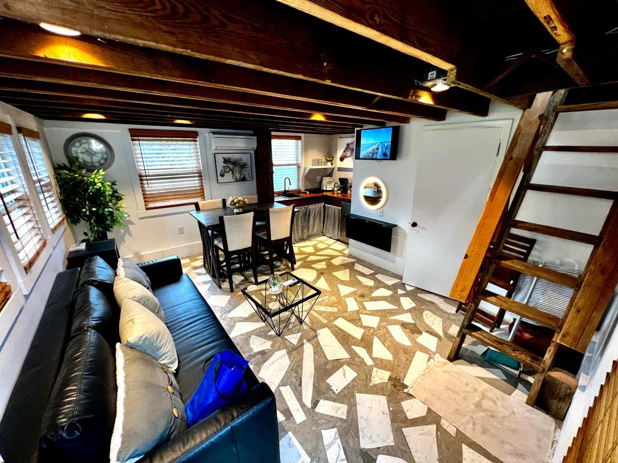 Cape Charles Tiny Livin' Villa ภายนอก รูปภาพ